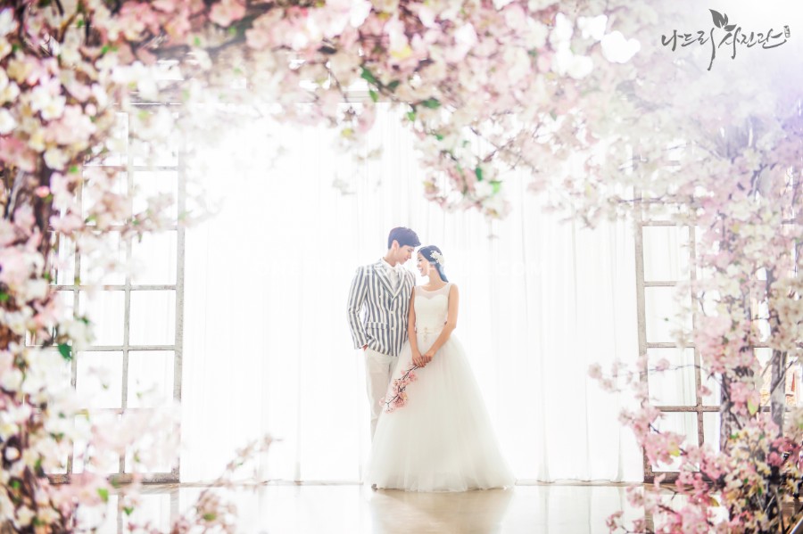 Korean Studio Pre-Wedding Photography: Studio by Nadri Studio on OneThreeOneFour 15