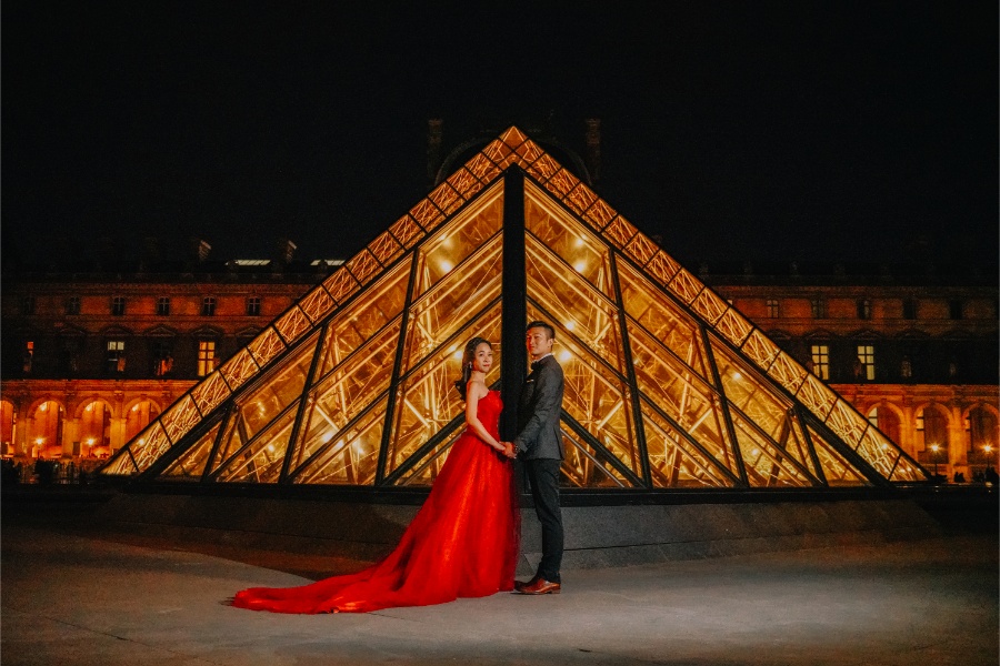 Paris Eiffel Tower and the Louvre Prewedding Photoshoot in France by Vin on OneThreeOneFour 49