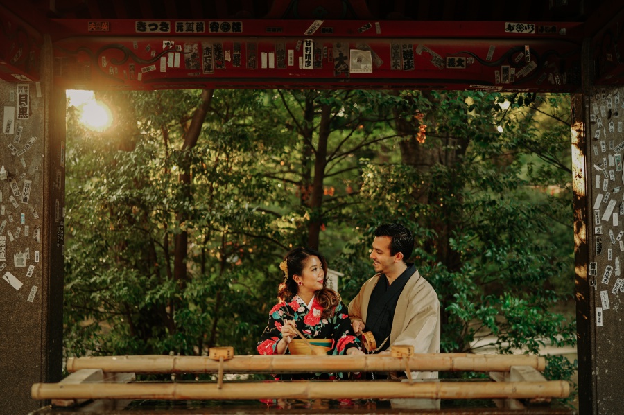 Japan Toyko Kimono Shoot at Nezu Shrine by Ghita  on OneThreeOneFour 10