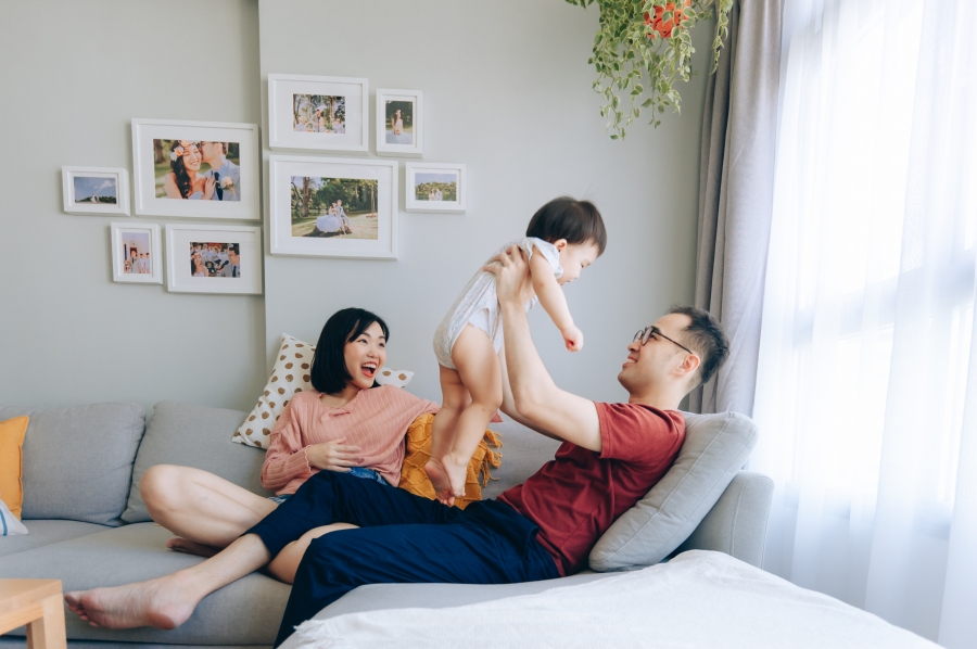 Singapore Couple And Family Photoshoot With Toddler At Home by Toh on OneThreeOneFour 13