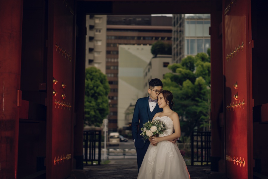 Tokyo Pre-Wedding Photoshoot At Shiba Park And Tokyo Station  by Lenham on OneThreeOneFour 5
