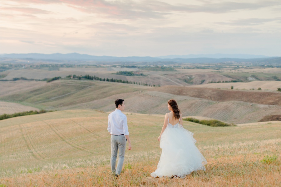 Italy Tuscany Prewedding Photoshoot at San Quirico d'Orcia  by Katie on OneThreeOneFour 36