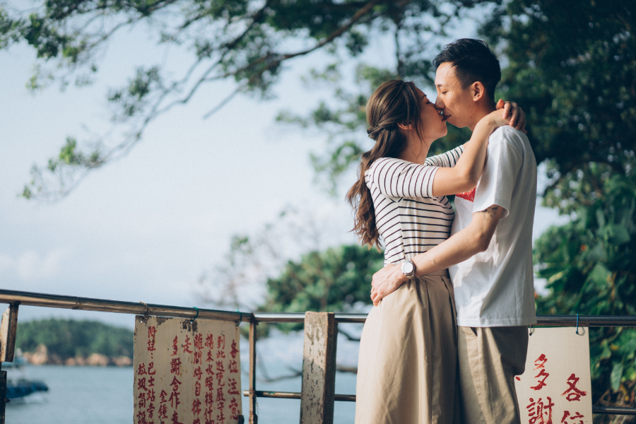 Hong Kong Outdoor Pre-Wedding Photoshoot At The Peak, Sai Wan Swimming Shed by Felix on OneThreeOneFour 27