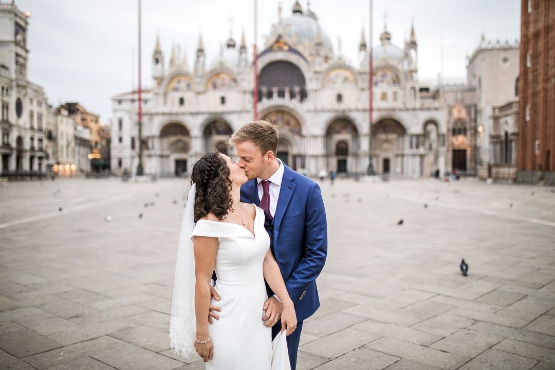 D&K: Romantic pre-wedding photoshoot at Italy Venice by Valerio on OneThreeOneFour 2