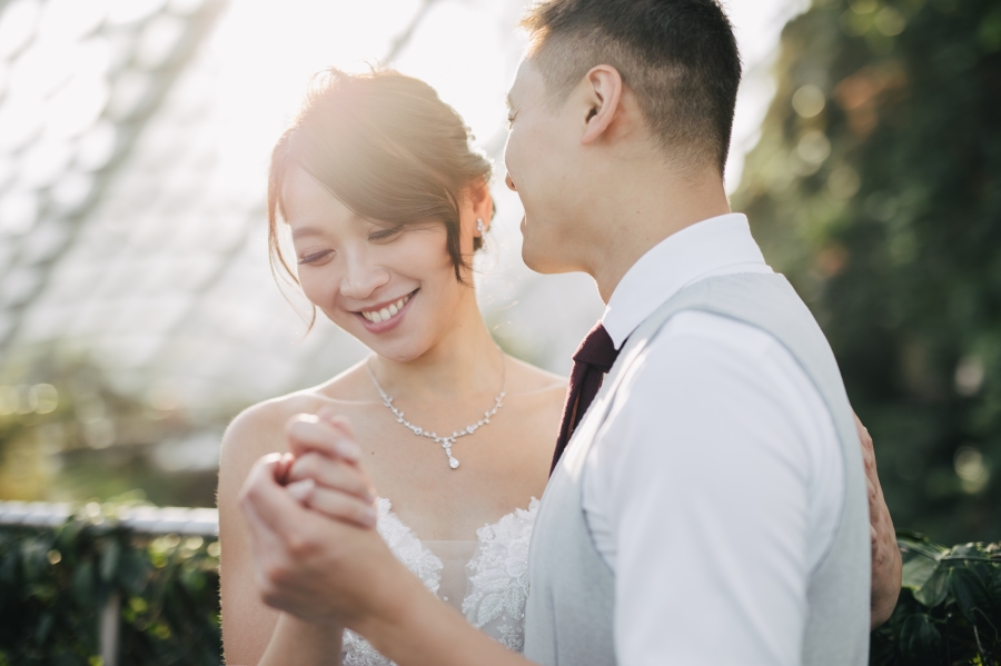 Singapore Pre-Wedding Photoshoot At Gardens By The Bay - Cloud Forest And Night Shoot At Marina Bay Sands by Cheng on OneThreeOneFour 14