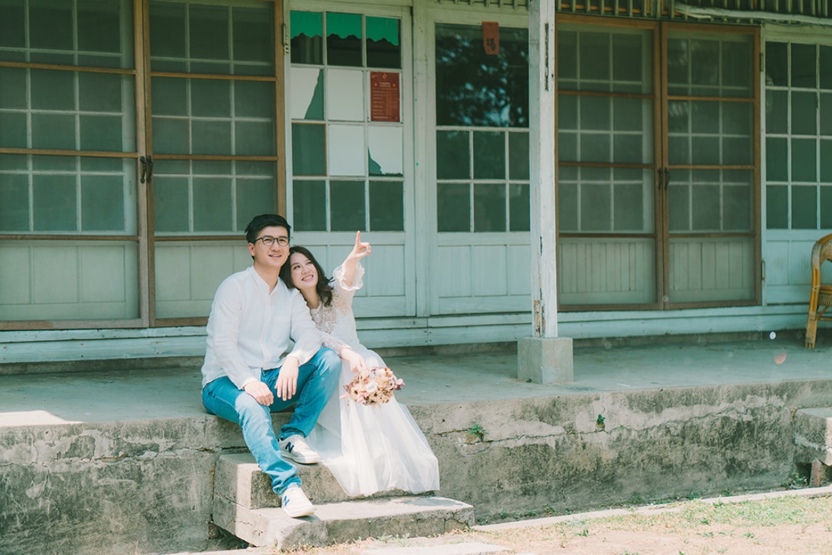 Taiwan Pre-Wedding Photoshoot Local Neighbourhood Street Garden Beach by  on OneThreeOneFour 11