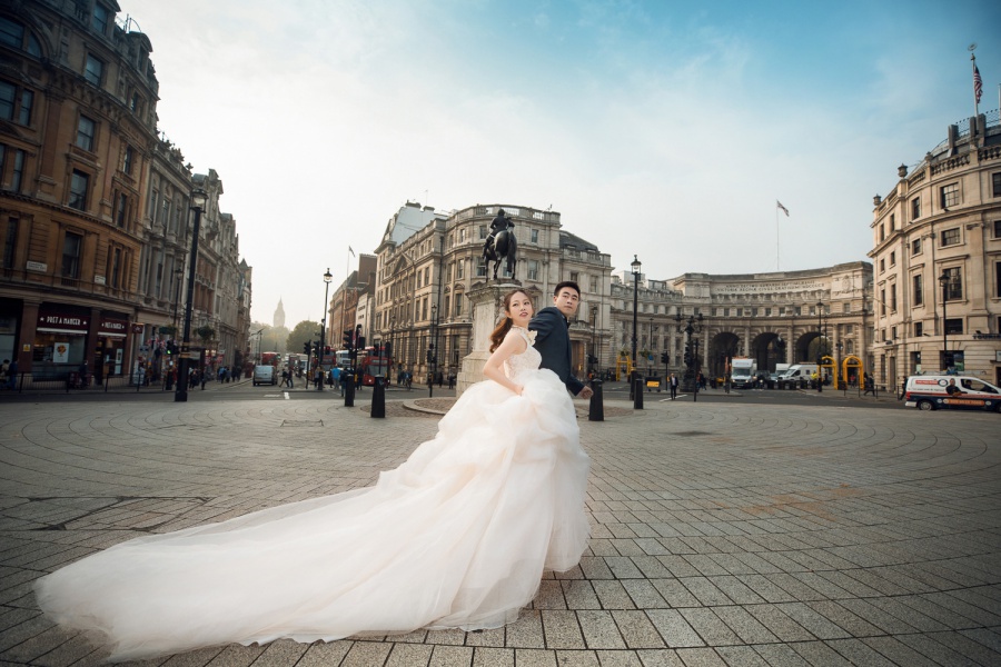London Pre-Wedding Photoshoot At Big Ben, Tower Bridge And London Eye  by Dom  on OneThreeOneFour 10