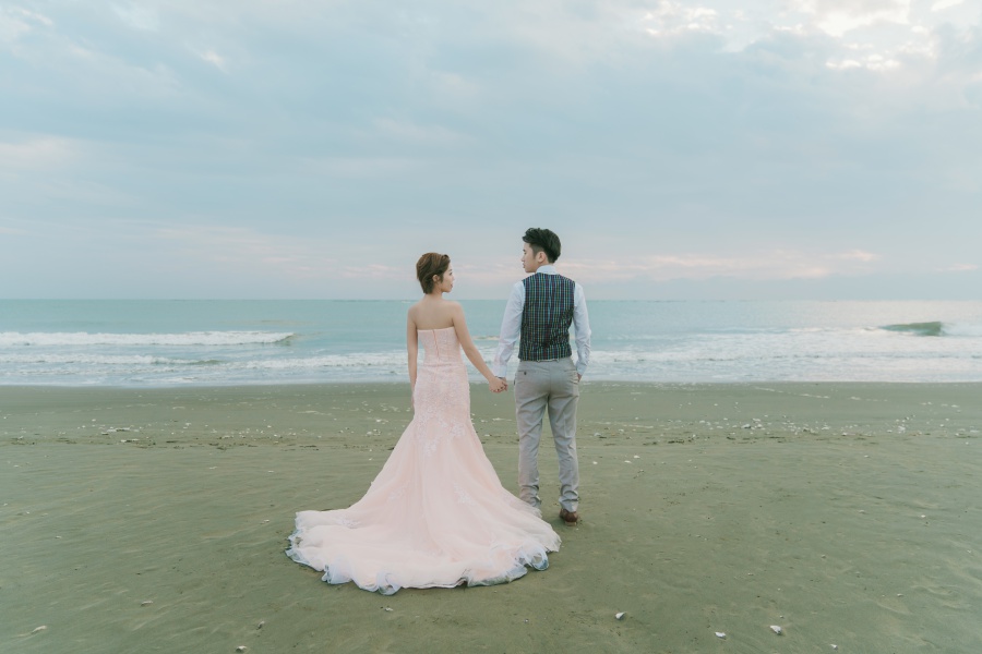 Taiwan Outdoor Pre-Wedding Photoshoot At Tainan Zoo  by Star  on OneThreeOneFour 18