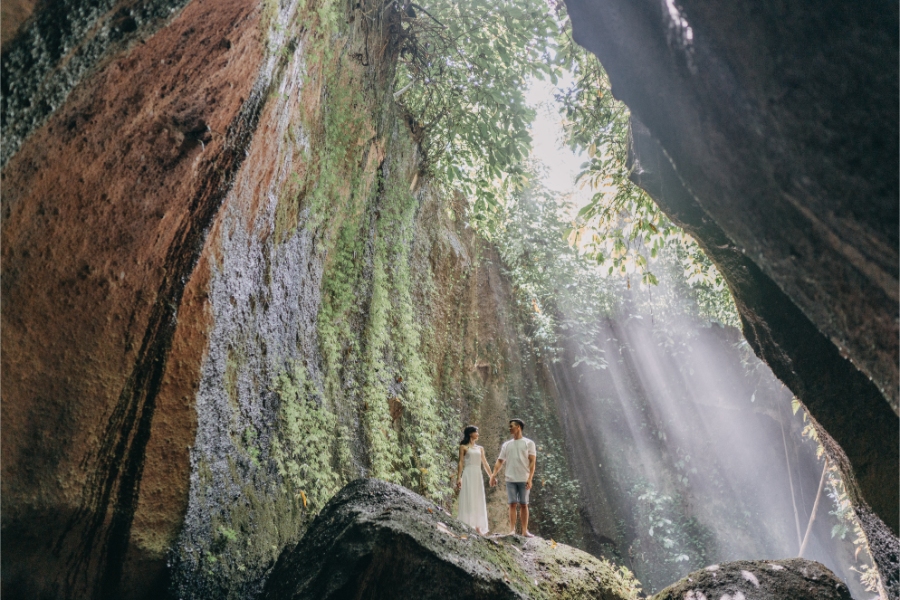 A&W: Bali Full-day Pre-wedding Photoshoot at Cepung Waterfall and Balangan Beach by Agus on OneThreeOneFour 24