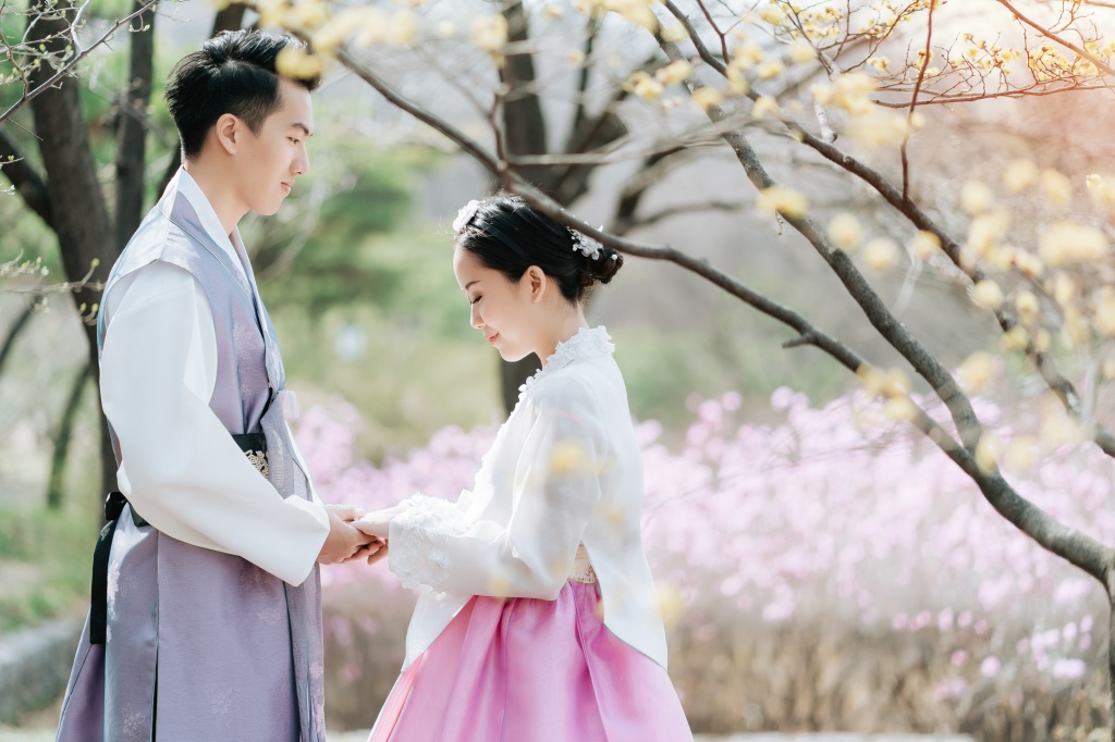Korea Hanbok Pre-Wedding Photoshoot At Namsangol Hanok Village  by Jungyeol  on OneThreeOneFour 0