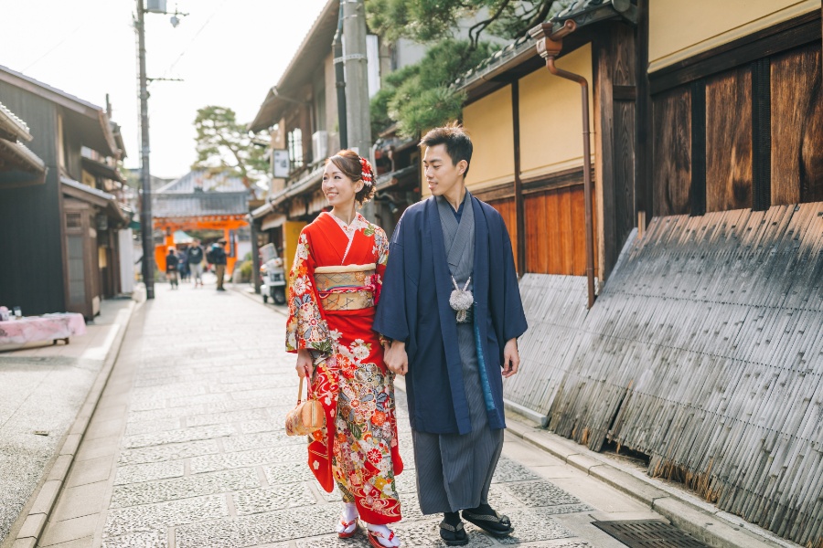 Japan Kyoto Autumn Higashiyama Kimono Prewedding Photoshoot by Shu Hao on OneThreeOneFour 52