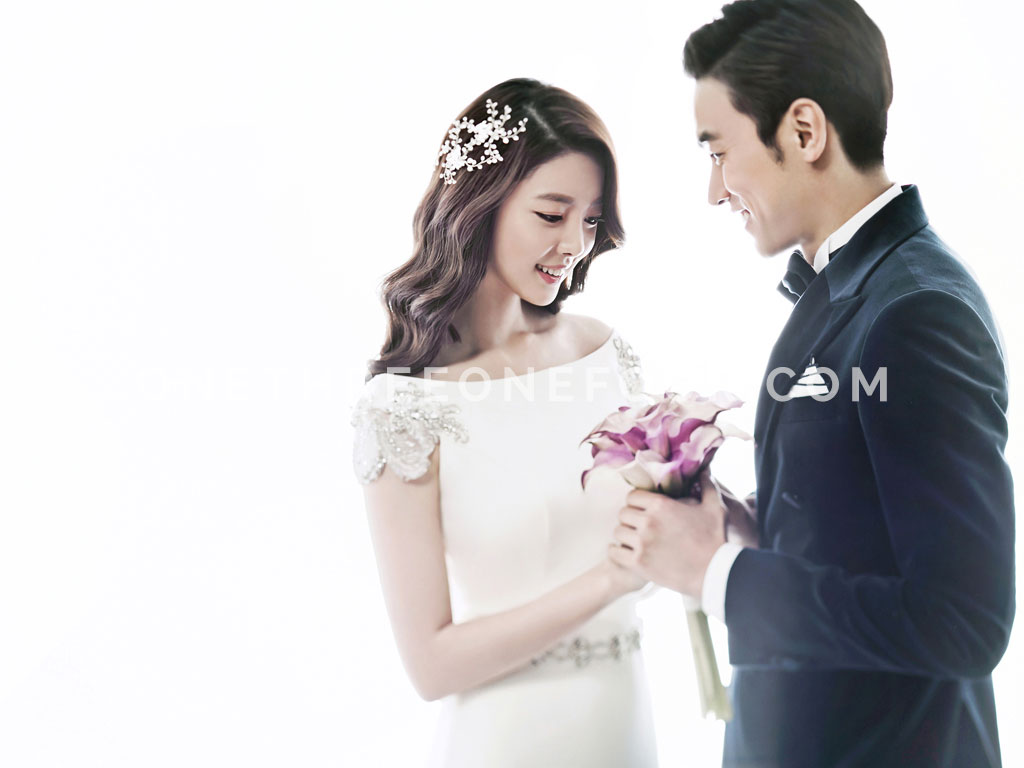 Floral | Korean Pre-wedding Photography by Pium Studio on OneThreeOneFour 11