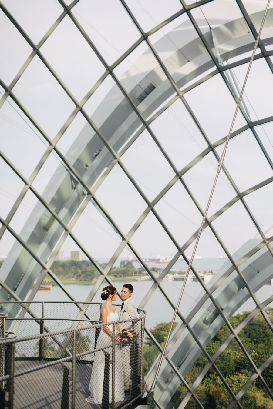 Singapore Pre-Wedding Photoshoot At Gardens By The Bay - Cloud Forest And Night Shoot At Marina Bay Sands by Cheng on OneThreeOneFour 8