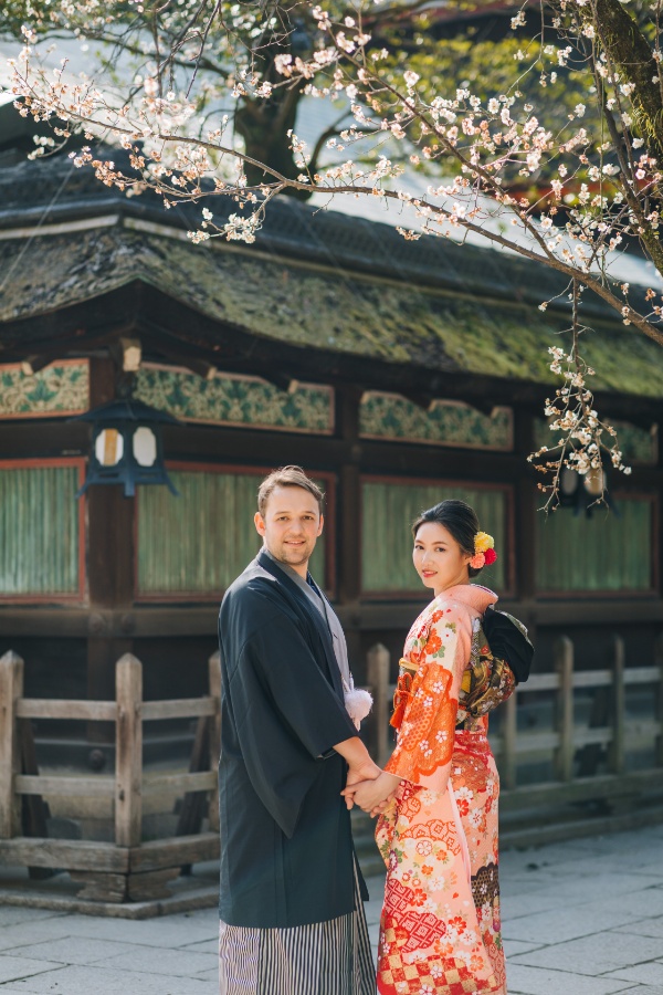 Kyoto Kimono Prewedding Photoshoot Higashiyama District Japan by Shu Hao on OneThreeOneFour 64