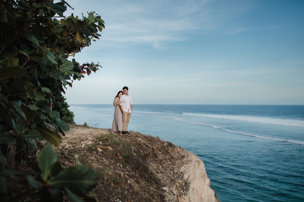 Bali Pre-Wedding Photoshoot At Lake Tamblingan And Limestone Valley At Melasti Beach  by Hendra  on OneThreeOneFour 19