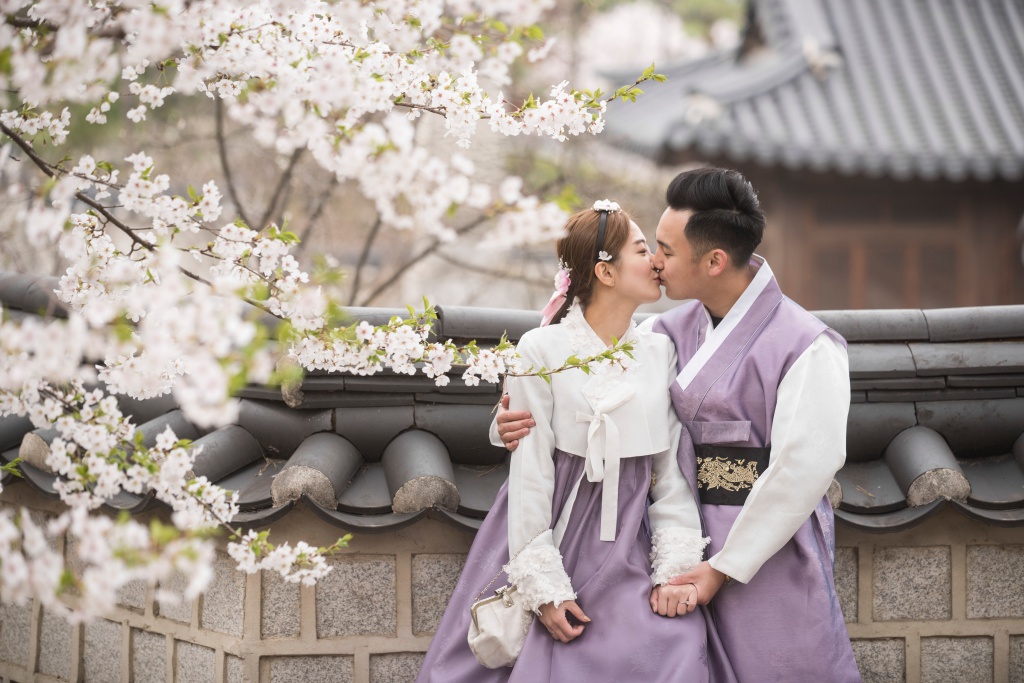 Korea Outdoor Hanbok Photoshoot And Surprise Proposal At Namsangol Hanok Village  by Jongjin  on OneThreeOneFour 16