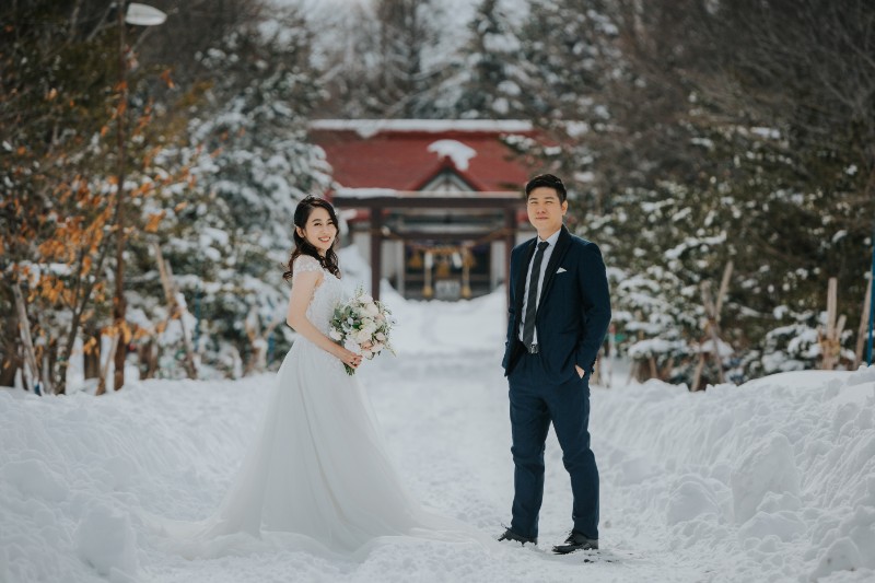 V & B: Magical snowy pre-wedding in Hokkaido at Lake Toya and Mt Yotei by Kuma on OneThreeOneFour 2