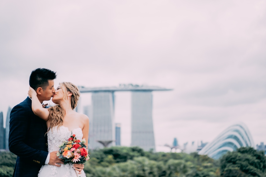 Singapore Pre-Wedding Photoshoot For Canadian Influencer Kerina Wang at Gardens By The Bay and Marina Bay Sands by Michael  on OneThreeOneFour 15