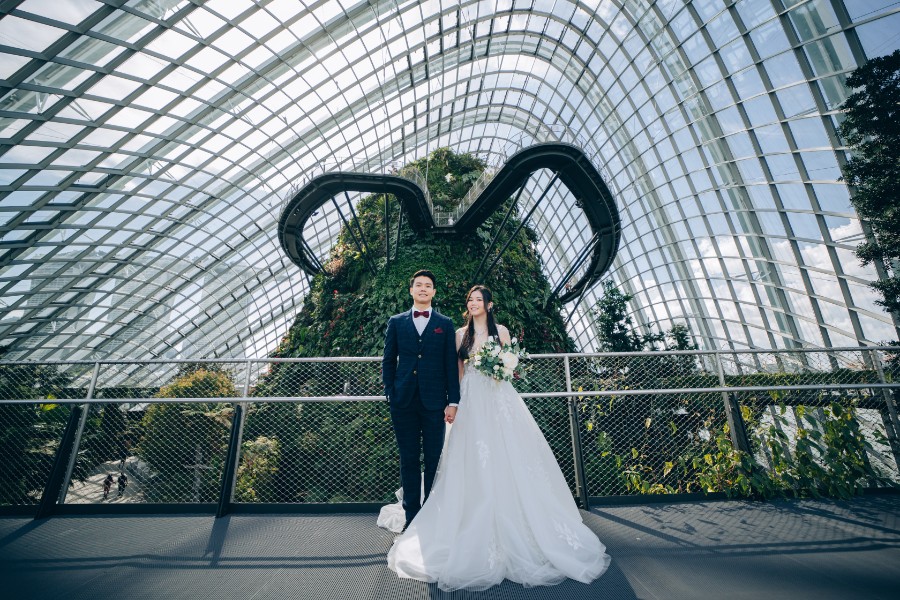 H&J: Fairytale pre-wedding in Singapore at Gardens by the Bay, Fort Canning and sandy beach by Cheng on OneThreeOneFour 9