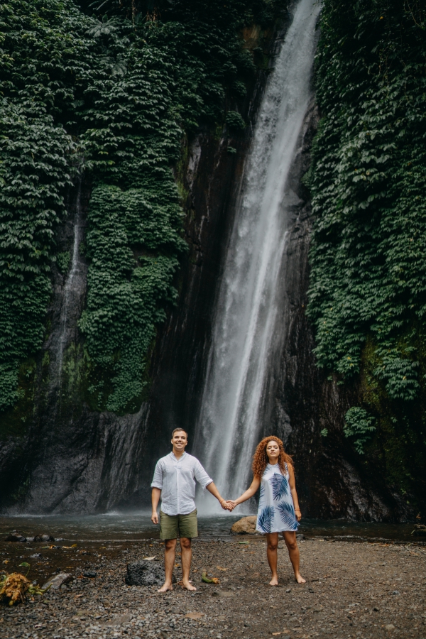 峇里島訂婚拍攝 － Temblingan湖泊，瀑布 by Agus on OneThreeOneFour 14
