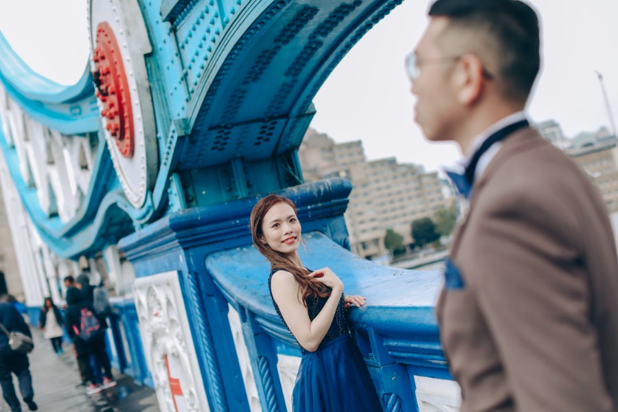 L&A: Whimsical Pre-wedding in London by Dom on OneThreeOneFour 22