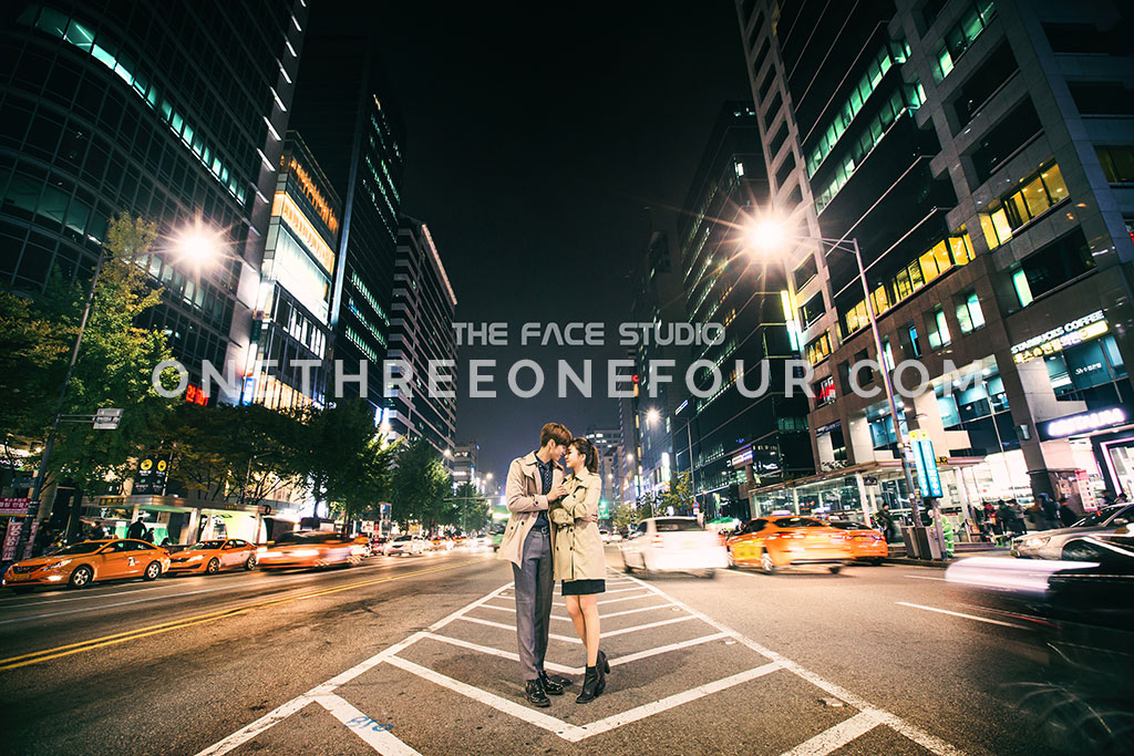 [AUTUMN] Korean Studio Pre-Wedding Photography: Night Streets of Hongdae (홍대) (Outdoor) by The Face Studio on OneThreeOneFour 10