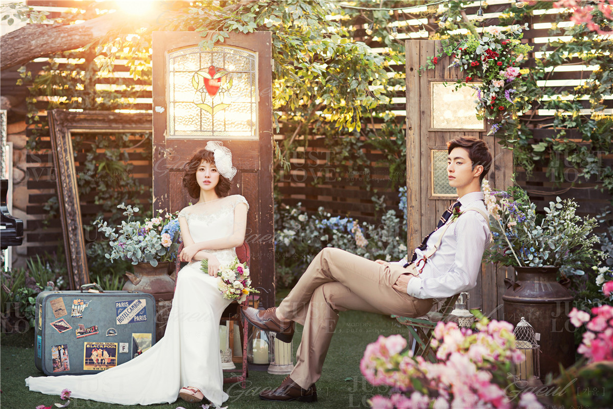 Korean Studio Pre-Wedding Photography: Floral by Gaeul Studio on OneThreeOneFour 10