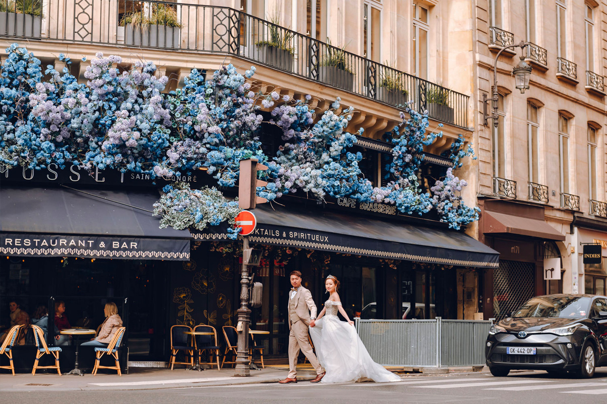 Eternal Love in Paris: Pre-Wedding Photoshoot for Hong Kong Couple | Eiffel Tower, Trocadero, Café, Louvre, Alexandre III Bridge by Arnel on OneThreeOneFour 8