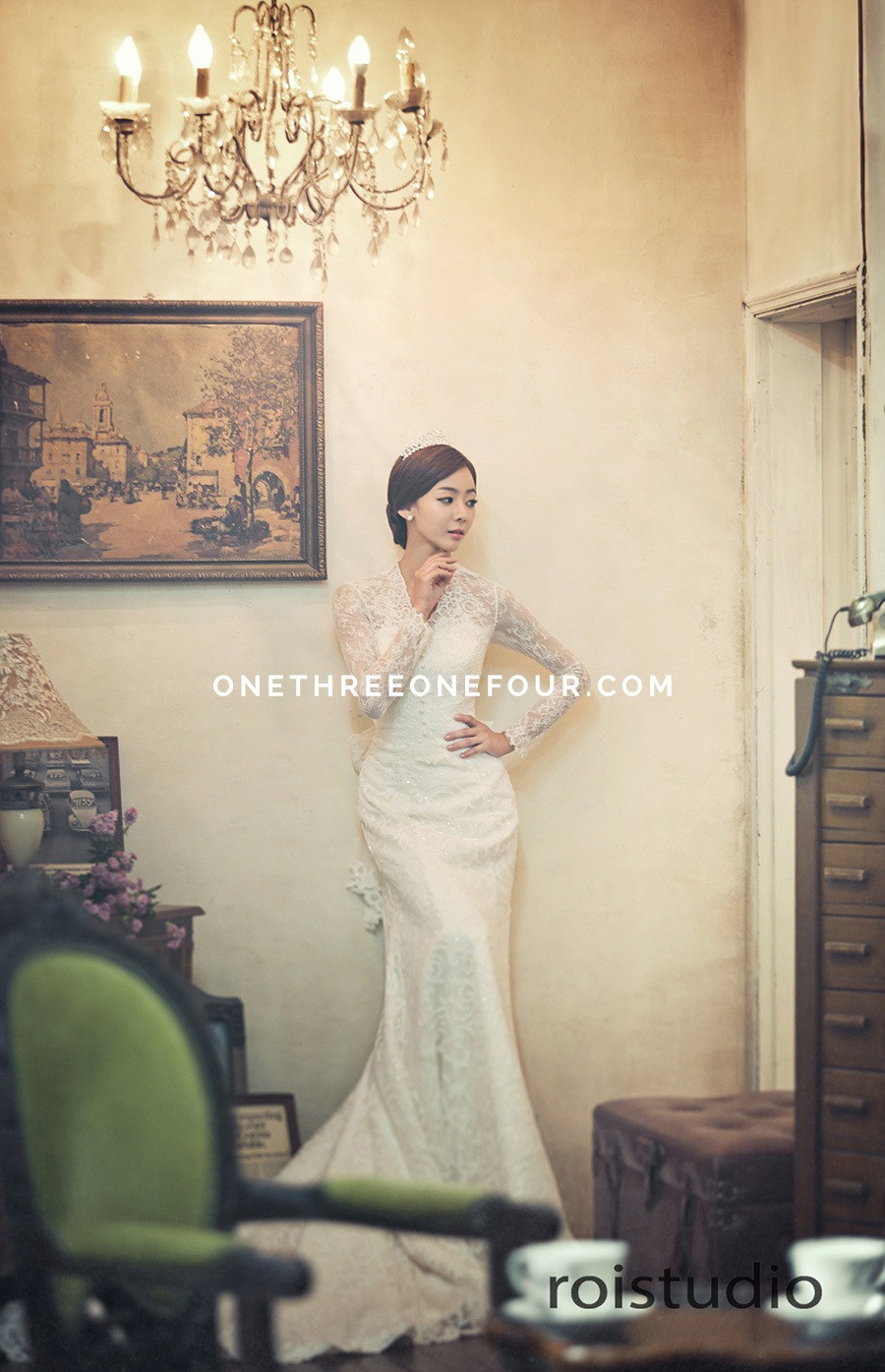 Korean Wedding Studio Photography: Vintage European Set by Roi Studio on OneThreeOneFour 13