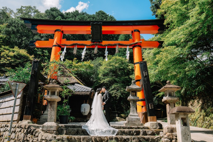 Japan Kyoto Pre-Wedding Photoshoot At Nara Deer Park, Fushimi Inari Shrine, Osaka Castle, Shinsekai and Shinsaibashi by Kinosaki  on OneThreeOneFour 9