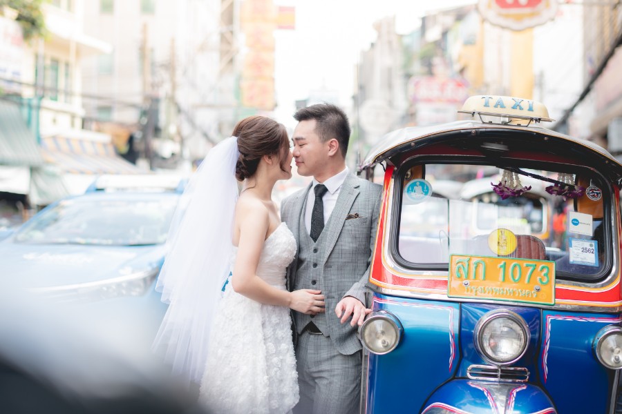 P&T: Bangkok Streets Pre-Wedding Photoshoot  by Nat on OneThreeOneFour 20