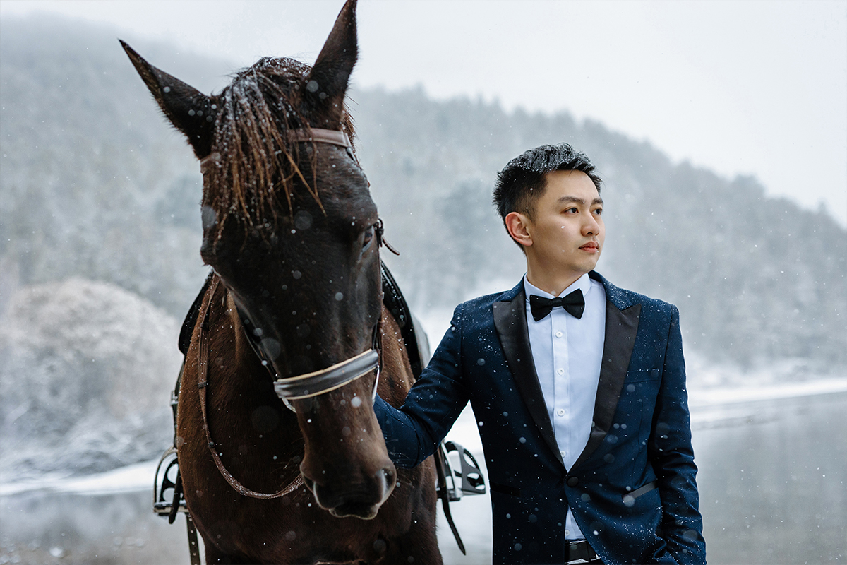 2-Day New Zealand Winter Fairytale Themed Pre-Wedding Photoshoot with Horse and Glaciers and Snow Mountains by Fei on OneThreeOneFour 12
