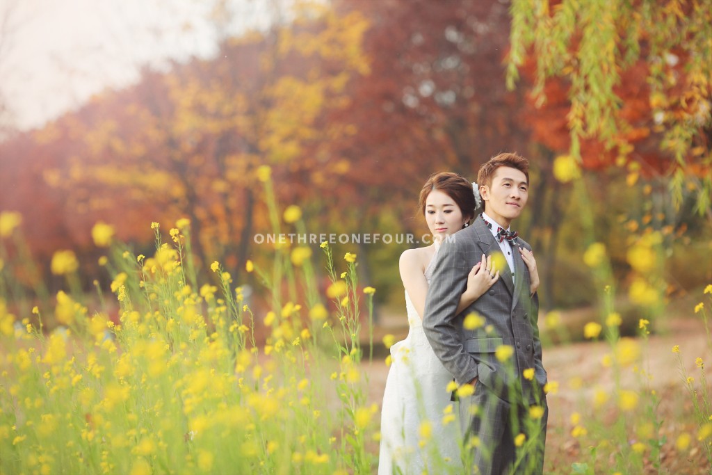 Studio Bong Korea Autumn Outdoor Pre-Wedding Photography - Past Clients by Bong Studio on OneThreeOneFour 3