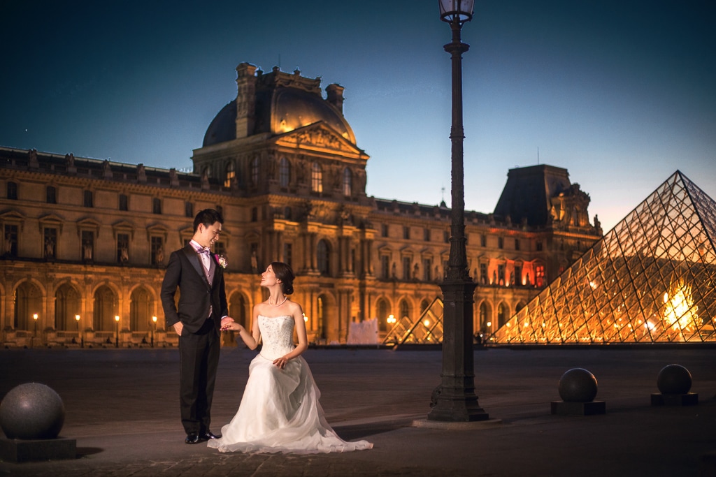 Night Shoot in Paris - Wedding Shoot at Louvre Museum, Bir Hakeim, Eiffel Tower by Yao on OneThreeOneFour 23