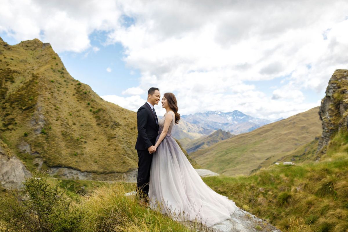 新西蘭婚纱拍攝 - 在科羅曼德峯、斯基珀斯峽谷和夏日羽扇豆的特卡波湖 by Fei on OneThreeOneFour 17