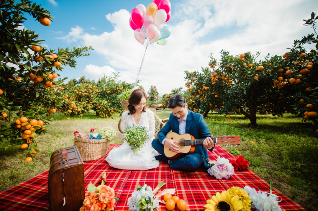 Korea Jeju Island Outdoor Pre-Wedding Photoshoot At Tangerine Farm  by Ray  on OneThreeOneFour 2