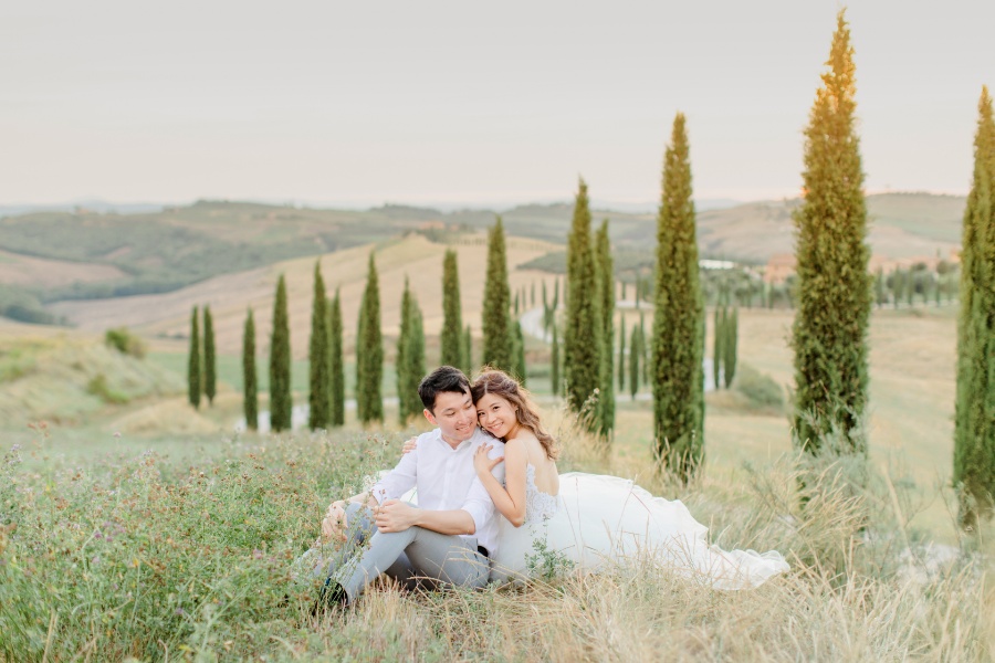 Italy Tuscany Prewedding Photoshoot at San Quirico d'Orcia  by Katie on OneThreeOneFour 30