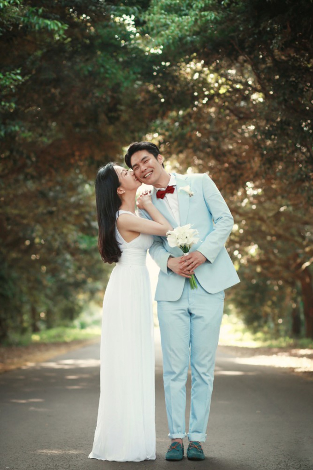 Korea Outdoor Pre-Wedding Photoshoot At Jeju Island With Lone Tree  Byunghyun  OneThreeOneFour