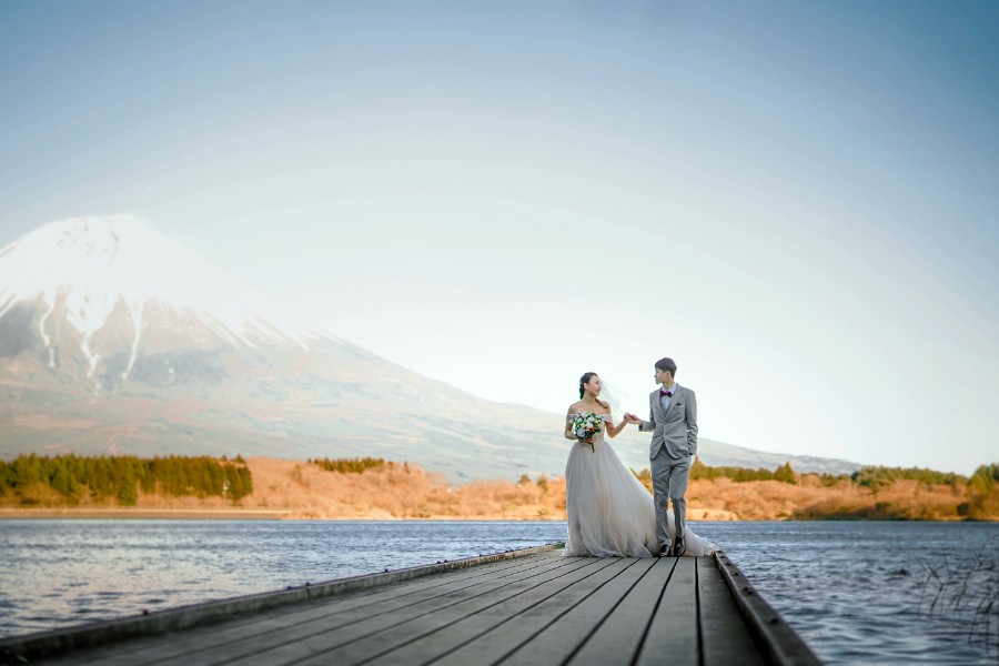 B&K: Pre-wedding with Mount Fuji in Tokyo by Ghita on OneThreeOneFour 20