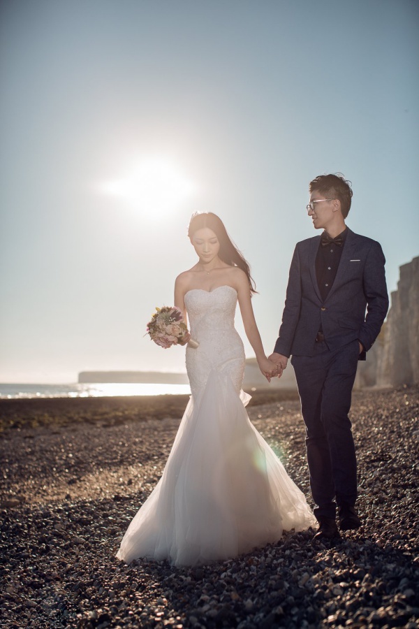 London Pre-Wedding Photoshoot At White Cliff  by Dom  on OneThreeOneFour 8