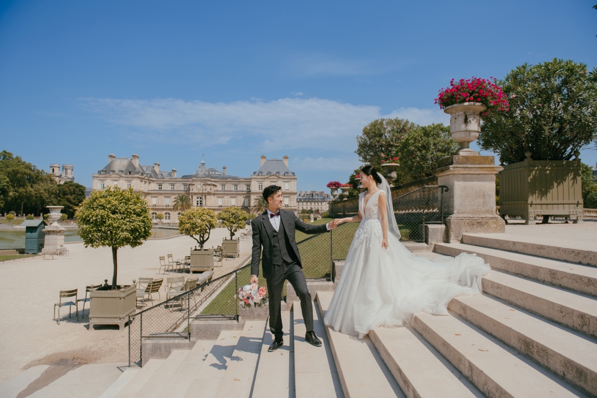 Paris Pre-wedding photoshoot Luxembourg Garden Palais-Royal Eiffel Tower Cafe Saint Honoré Wall of Love by Arnel on OneThreeOneFour 3