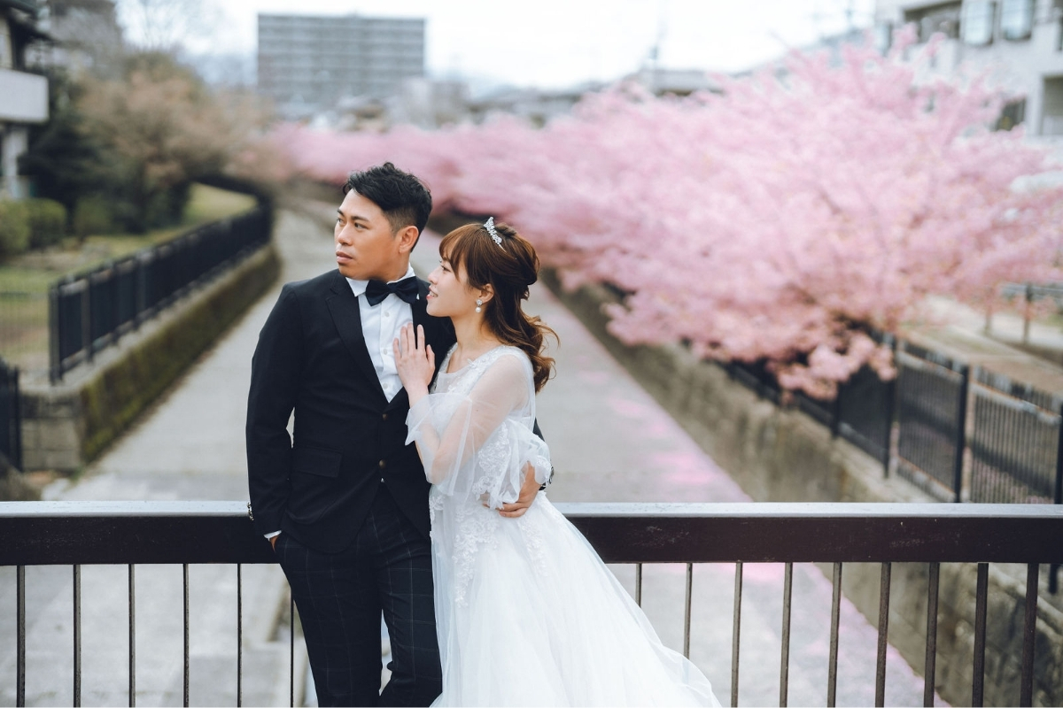 Kyoto Pre-Wedding Photoshoot with Eikando Temple, Kinosaki, Nara Deer Park & Mt. Wakakusa by Kinosaki on OneThreeOneFour 16