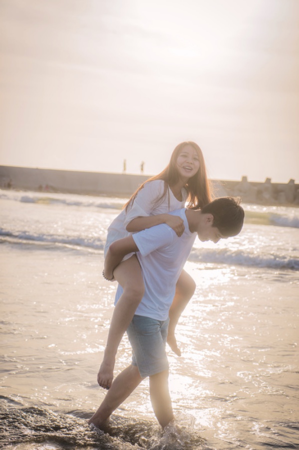 Taiwan Casual Couple Photoshoot At The Beach  by Star  on OneThreeOneFour 2