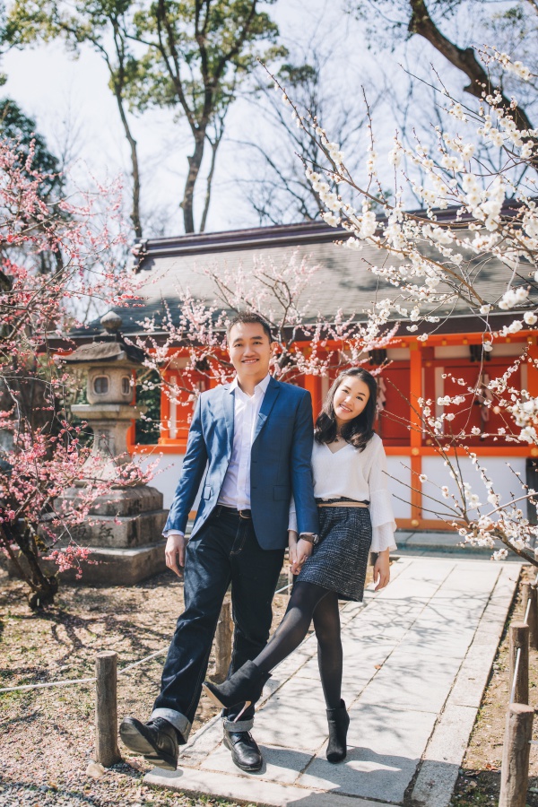 Japan Kyoto Pre-Wedding Photoshoot At Gion District  by Shu Hao  on OneThreeOneFour 20