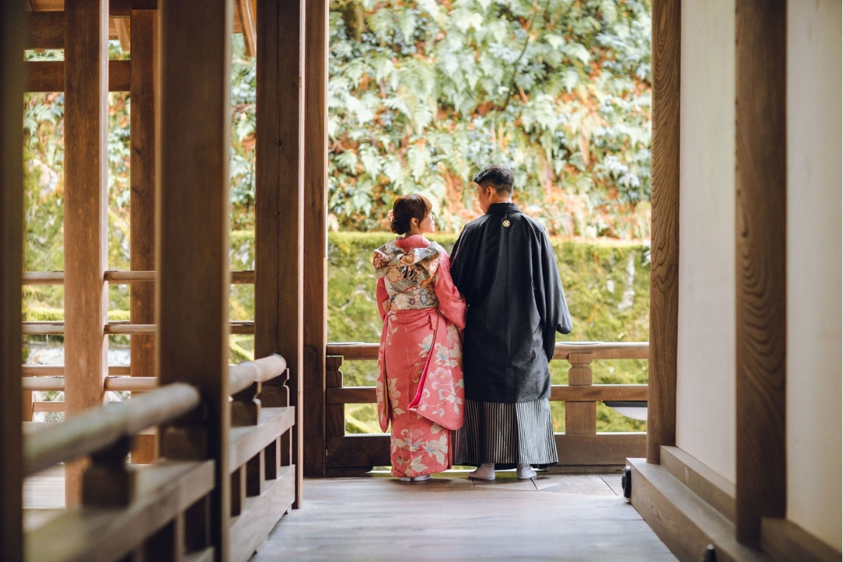 Kyoto Pre-Wedding Photoshoot with Eikando Temple, Kinosaki, Nara Deer Park & Mt. Wakakusa by Kinosaki on OneThreeOneFour 3