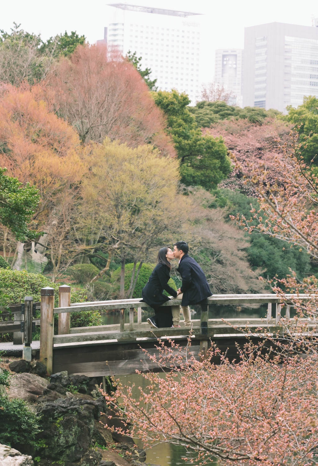 Japan Tokyo Casual Couple Photoshoot And Surprise Proposal With Cherry Blossom by Hiro  on OneThreeOneFour 10