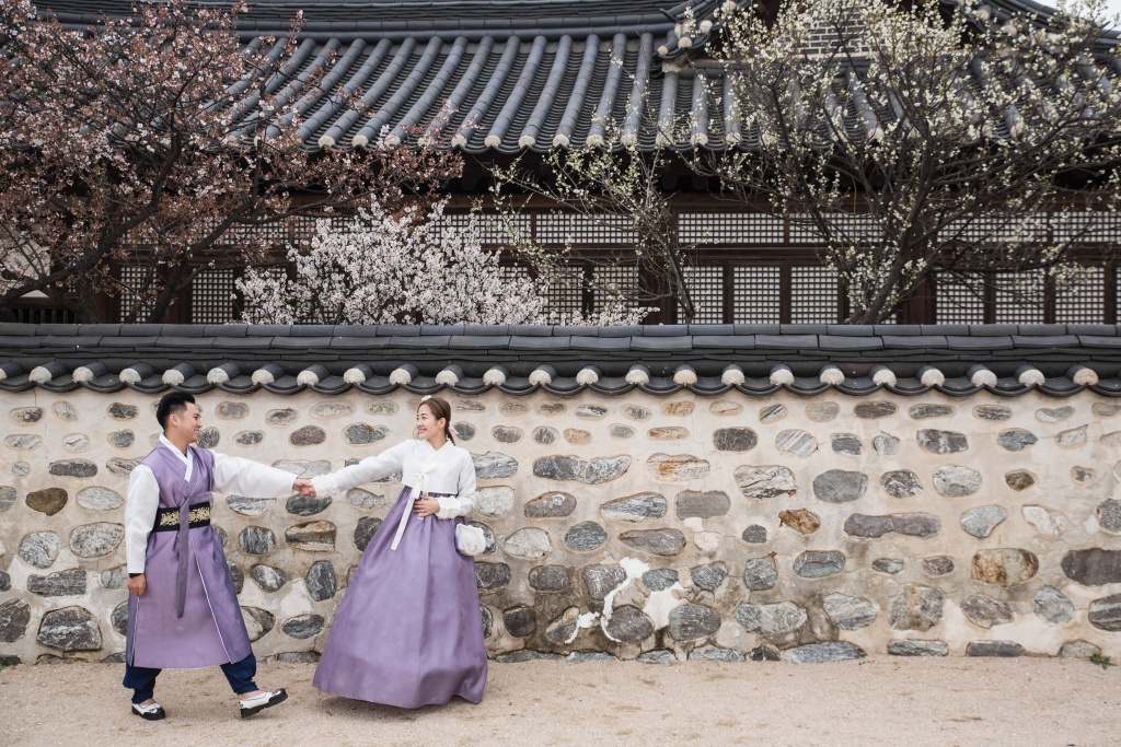 Korea Outdoor Hanbok Photoshoot And Surprise Proposal At Namsangol Hanok Village  by Jongjin  on OneThreeOneFour 17