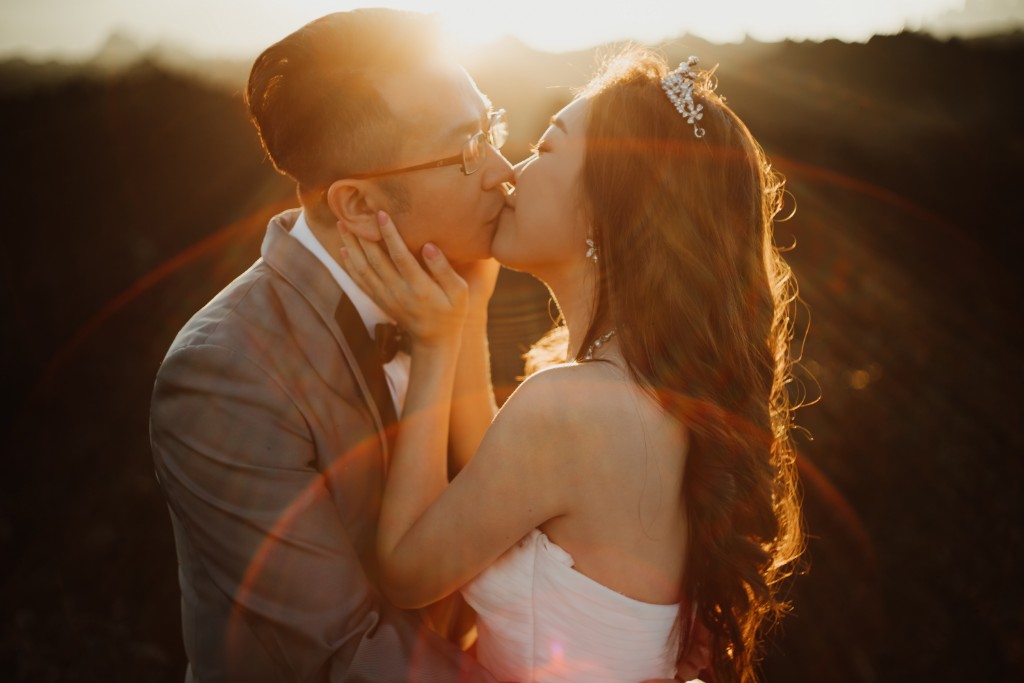 Bali Pre-wedding with Balinese Temple, Chapel and Mountain Scenes by Hendra on OneThreeOneFour 4