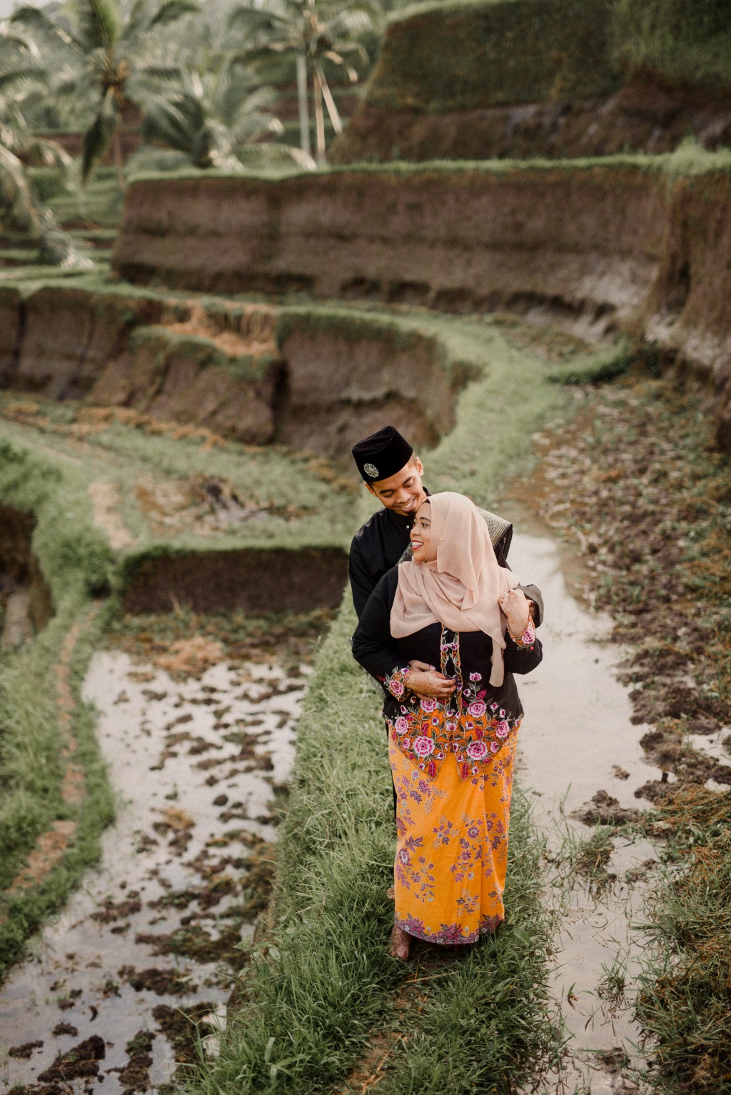 Bali Honeymoon Photography: Post-Wedding Photoshoot For Malay Couple At Tegallalang Rice Paddies  by Dex on OneThreeOneFour 24