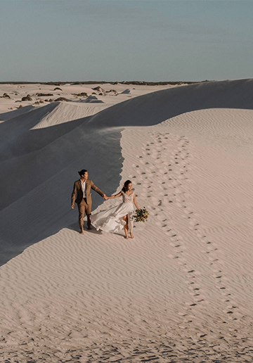 E&TJ: Pre-wedding in Perth at luxe Airbnb, Lancelin sand dunes